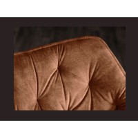 Zoom sur le dossier de la chaise COMFY en velours marron