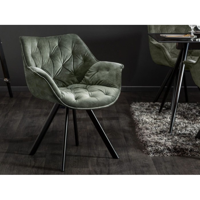 Chaise COMFY en velours vert mise en situation