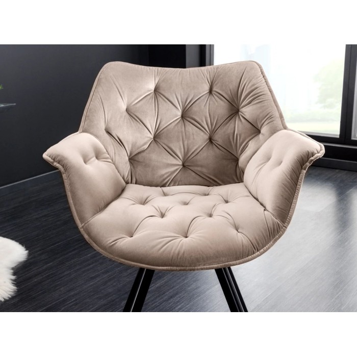 Chaise COMFY en velours beige champagne vue rapprochée