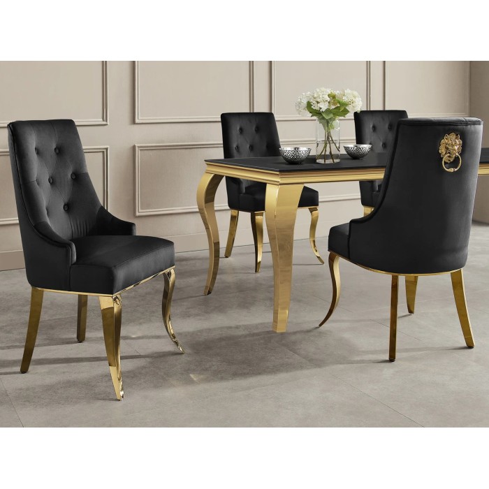 Chaise VELENA en velours noir et pieds dorés mise en situation