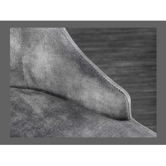 Zoom sur le coin de la chaise VELENA en velours gris et pieds dorés