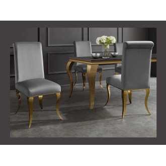Chaise VELENA grise et pieds dorés mise en situation