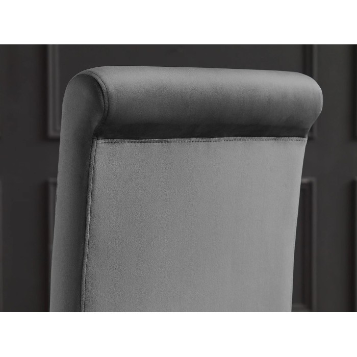 Zoom sur le dossier de la chaise VELENA grise et pieds dorés