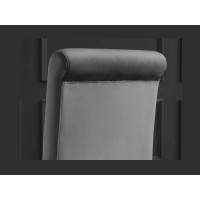 Zoom sur le dossier de la chaise VELENA grise et pieds dorés