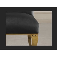Zoom sur l'assise de la chaise VELENA noire et pieds dorés