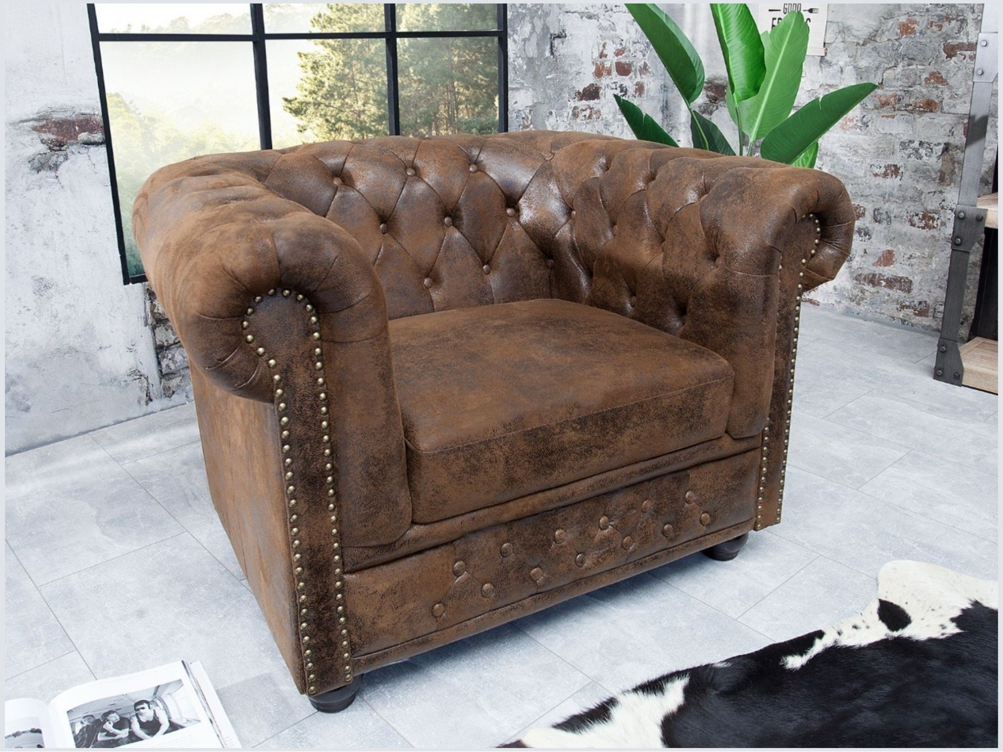 Fauteuil EDGAR marron mis en situation