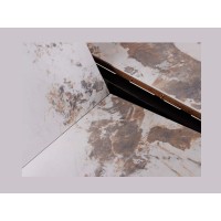 Zoom sur le mécanisme d'extension de la table extensible LUMEA avec plateau en céramique et pied en bois de noyer