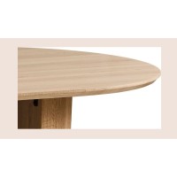 Zoom sur le plateau de la table de salle à manger VAGOS coloris chêne clair