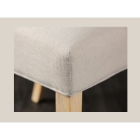 Zoom sur l'assise de la chaise REGINA beige et marron clair
