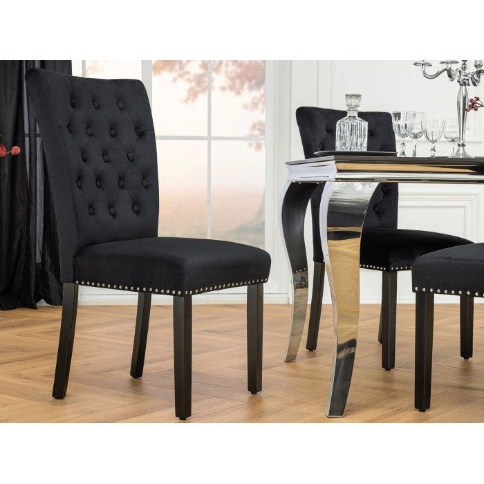 Chaise REGINA noire et argentée mise en situation