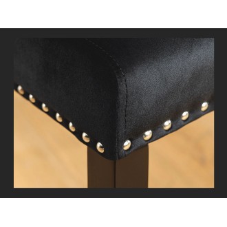 Lot de 2 chaises REGINA noires en velours capitonné – Clous argentés et pieds en bois d’hévéa
