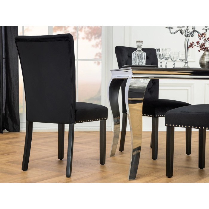 Lot de 2 chaises REGINA noires en velours capitonné – Clous argentés et pieds en bois d’hévéa