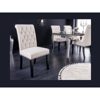 Lot de 2 chaises REGINA beige en velours capitonné – Clous noirs et pieds en bois d’hévéa foncé