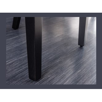 Zoom sur les pieds de la chaise REGINA beige et noire