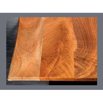 Zoom sur le coin du bureau ARKAYA 140cm en acacia réglable en hauteur