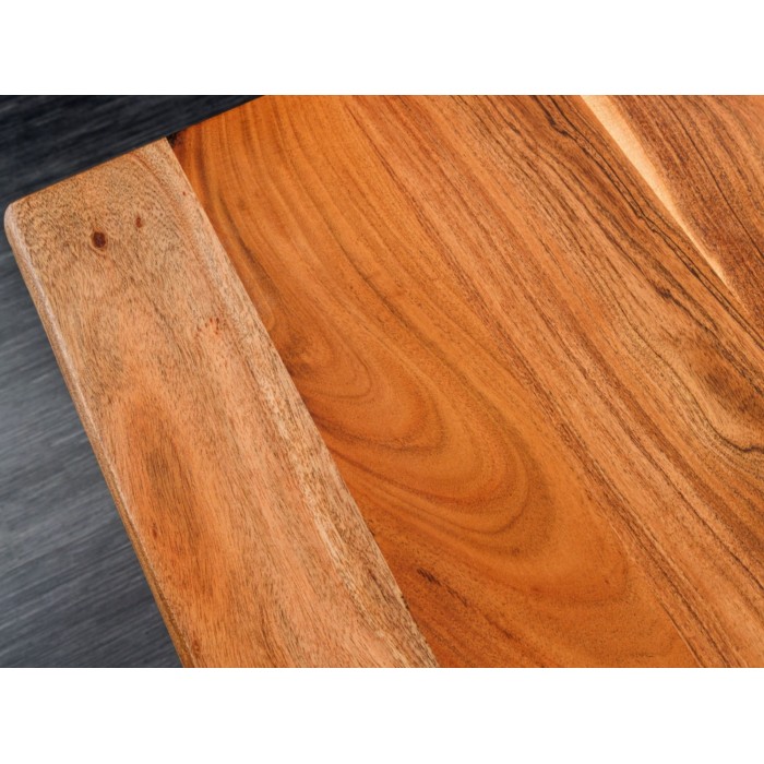 Zoom sur la texture du plateau du bureau ARKAYA 140cm en acacia réglable en hauteur
