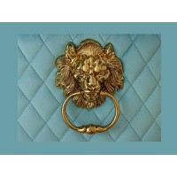 Lot de 2 chaises REGINA bleu turquoise en velours capitonné – Tête de lion et pieds dorés