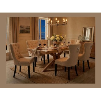 Chaise REGINA beige et marron foncé vue éloignée de nuit