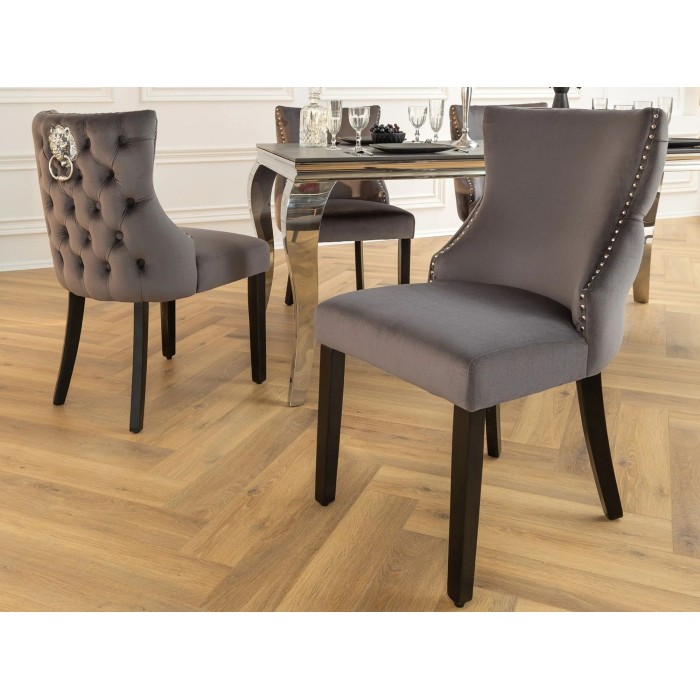 Chaise REGINA grise anthracite mise en situation