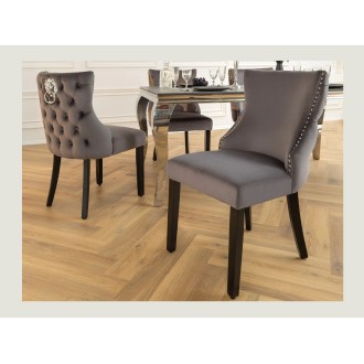 Chaise REGINA grise anthracite mise en situation