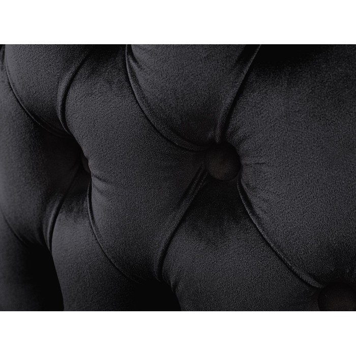 Zoom sur le capitonnage de la chaise REGINA noire et dossier bas