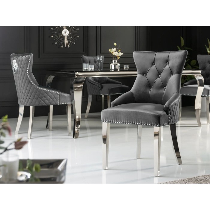 Chaise REGINA grise et argentée mise en situation