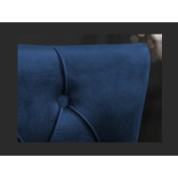 Zoom sur le dossier matelassé de la chaise REGINA bleue et argentée
