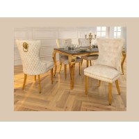 Chaise REGINA beige et dorée vue avec d'autres chaises de la collection