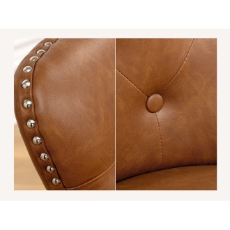 Set von 2 Chesterfield-Stühlen REGINA in karamellfarbenem Kunstleder – Silberring, dekorative Nägel und schwarze Beine