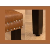 Set von 2 Chesterfield-Stühlen REGINA in karamellfarbenem Kunstleder – Silberring, dekorative Nägel und schwarze Beine