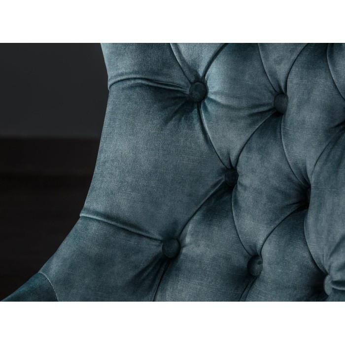 Zoom sur l'aspect matelassé de la chaise REGINA bleue grisée