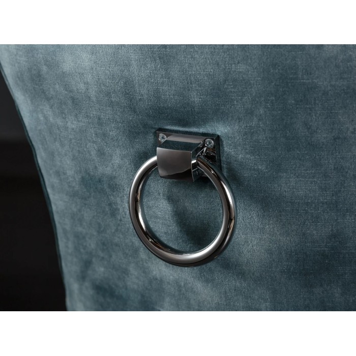 Zoom sur l'anneau de la chaise REGINA bleue grisée