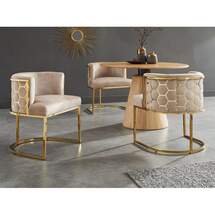 Chaise VELTO beige et dorée mise en situation