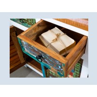 Zoom sur le tiroir ouvert du buffet PATCHWOOD blanc et multicolore 160cm