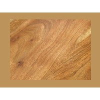 Zoom sur la texture du buffet ARKAYA en bois massif d'acacia et détails blanc 170cm