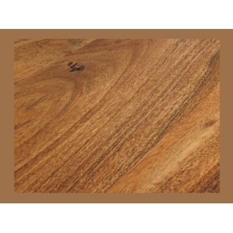 Zoom sur la texture du buffet ARKAYA en bois massif d'acacia et détails blancs 135cm