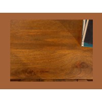 Zoom sur la texture du buffet SILVA en bois massif de manguier 140cm