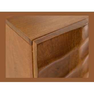Zoom sur le coin du buffet SILVA en bois massif de manguier 177cm