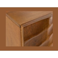 Zoom sur le coin du buffet SILVA en bois massif de manguier 177cm