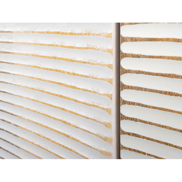 Zoom sur les détails sculptés du buffet SOLARIS 140cm blanc et doré