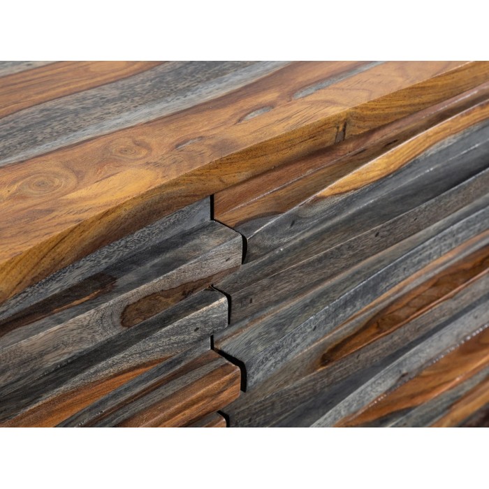 Zoom sur les reliefs du buffet 160cm en sheesham fumé