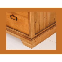 Zoom sur le côté du buffet LUMBER 150cm en bois de pin