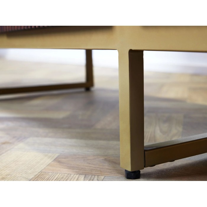 Zoom sur l'un des pieds du buffet ORION 160cm marron