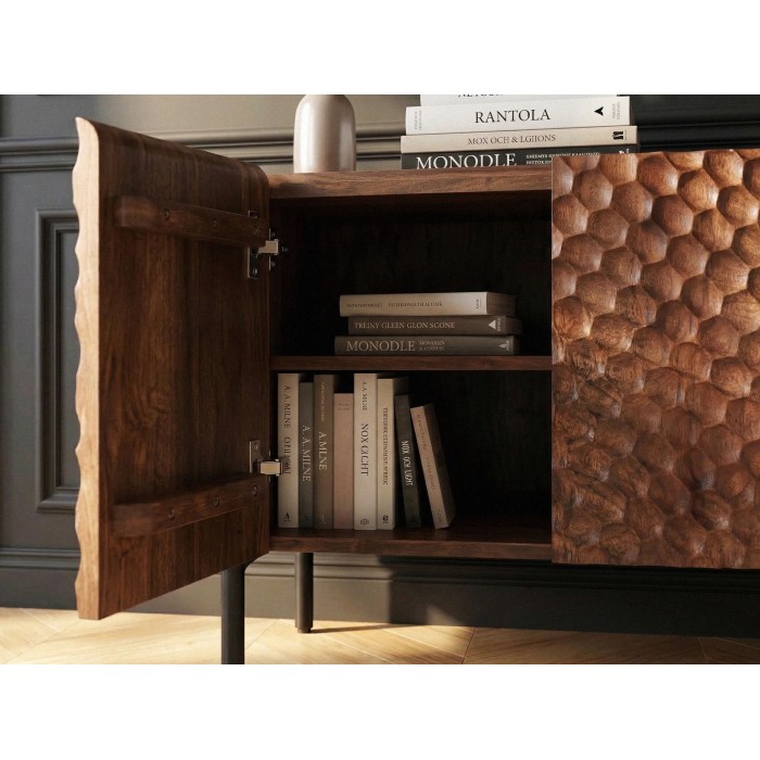Zoom sur l'intérieur d'un des placards du buffet - meuble TV NOARA 160cm en bois de manguier