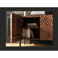 Zoom sur l'intérieur d'un des placards du buffet - meuble TV NOARA 160cm en bois de manguier