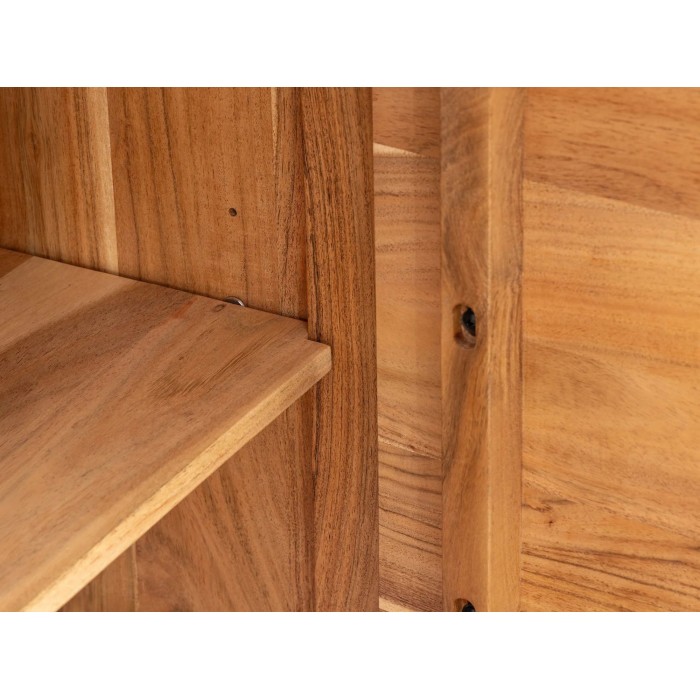 Zoom sur l'une des étagères intérieures du buffet SONORA 160cm en acacia marron