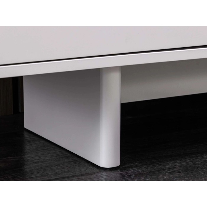 Zoom sur l'un des pieds du buffet 180cm MIYA blanc