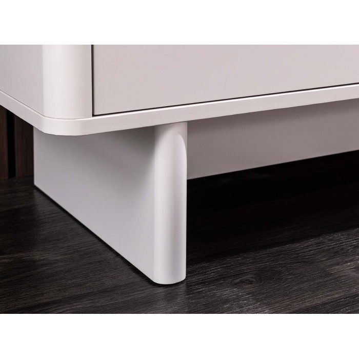 Zoom sur l'un des pieds du buffet MIYA 150cm blanc et marbre
