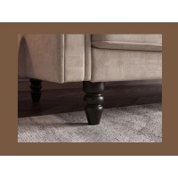 Zoom sur l'un des pieds du canapé MILES 3 places beige champagne convertible