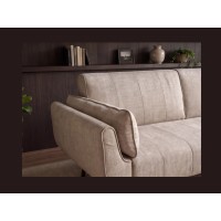 Zoom sur le côté du canapé DANNA 3 places beige champagne convertible